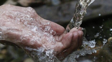 Eau / photo Samad-Deldar - Pexels