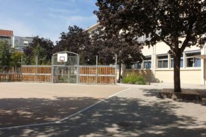 Cour-d'école/ Photo-7-Jours-à-Clermont