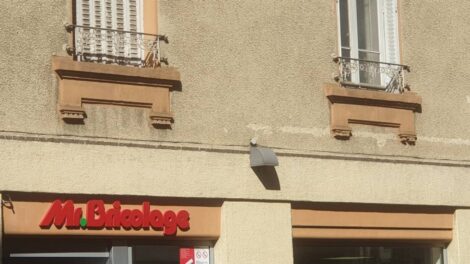 Enseigne Mr.Bricolage Clermont Photo 7 Jours à Clermont