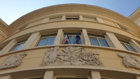 Façade de l'école Nestor-Perret, Clermont Photo 7 Jours à Clermont
