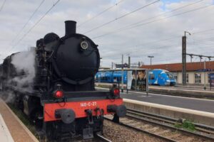 La 140 C 27 en gare de Clermont / Photo 7 jours à Clermont