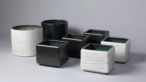 Cache-pots en céramique de Georges Jouve. Estimation 3 à 8 000 € pièce / Photo Ivoire