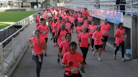 Clermont en Rose, passage au stade Michelin / Photo Clermont en Rose