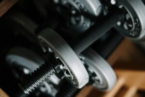 Haltères / Photo Cottonbro-Pexels