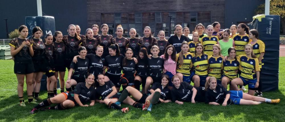 Photo de groupe rugby féminin / Photo P. Thivat