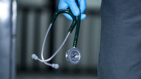Stethoscope / Photo Fernando Zhiminaicela Pixabay