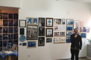 Anthony Duranthon, artiste sortant du dispositif "Bains d'huile" dans son atelier / Photo 7 Jours à Clermont