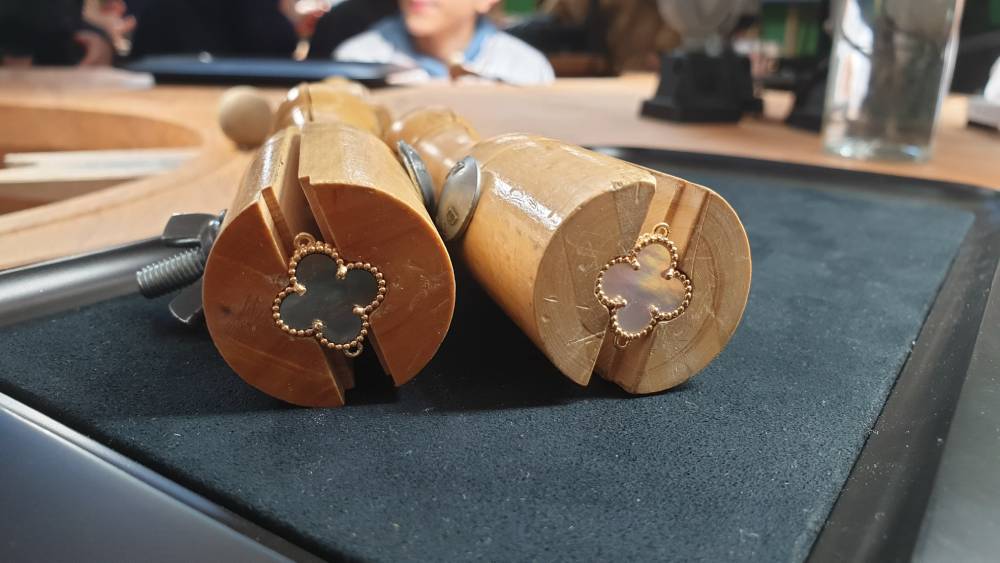 Sertissage - Van Cleef & Arpels Photo 7 Jours à Clermont