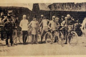 Départ de la première Paris-Clermont / Photo BnF Gallica