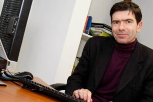 Marc Fran9ois dans son bureau d'Info Magazine / Photo Valentin Uta