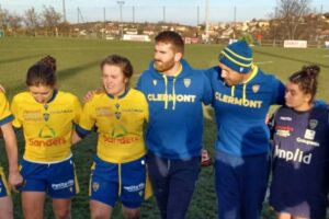 Mathilde Lazarko, maillot bleu à droite / Photo P. Thivat