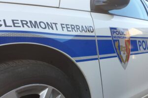 Voiture de la Police Municipale / Photo 7 Jours à Clermont