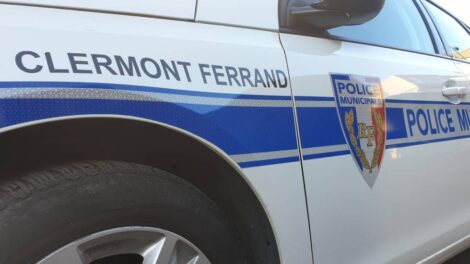 Voiture de la Police Municipale / Photo 7 Jours à Clermont