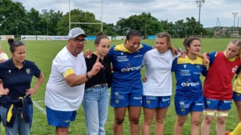 Greg Gonsalvo et des joueuses de l'ASM Rugby féminin, Elite 1 réserve Photo Philippe Thivat
