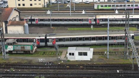 Intercités en gare de triage / Photo7 Jours à Clermont