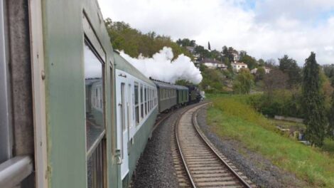 La 140 C 27 en tête du Thermal Express à Royat / Photo 7 Jours à Clermont