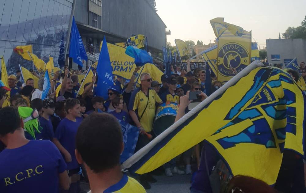 Supporters Carnyx Arvernes 2  /Photo Carole Mansat