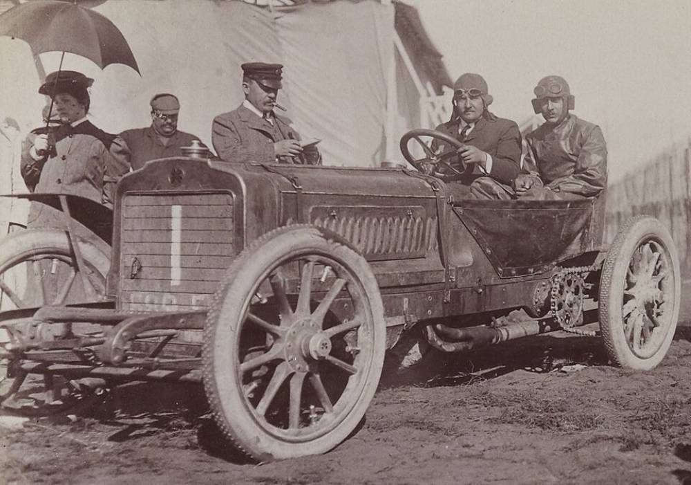 Léon Théry vainqueur des éliminatoires de la Coupe Gordon Bennett / Photo Collection Jules Beau- Photographie sportive