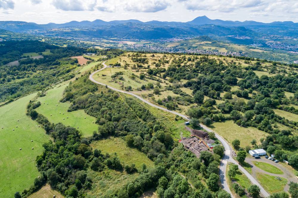 Fouilles sur le plateau de Gergovie / Photo INRAP