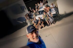 Kevin, Jeff, le C15 et les 15 propriétaires / Photo Wazoo