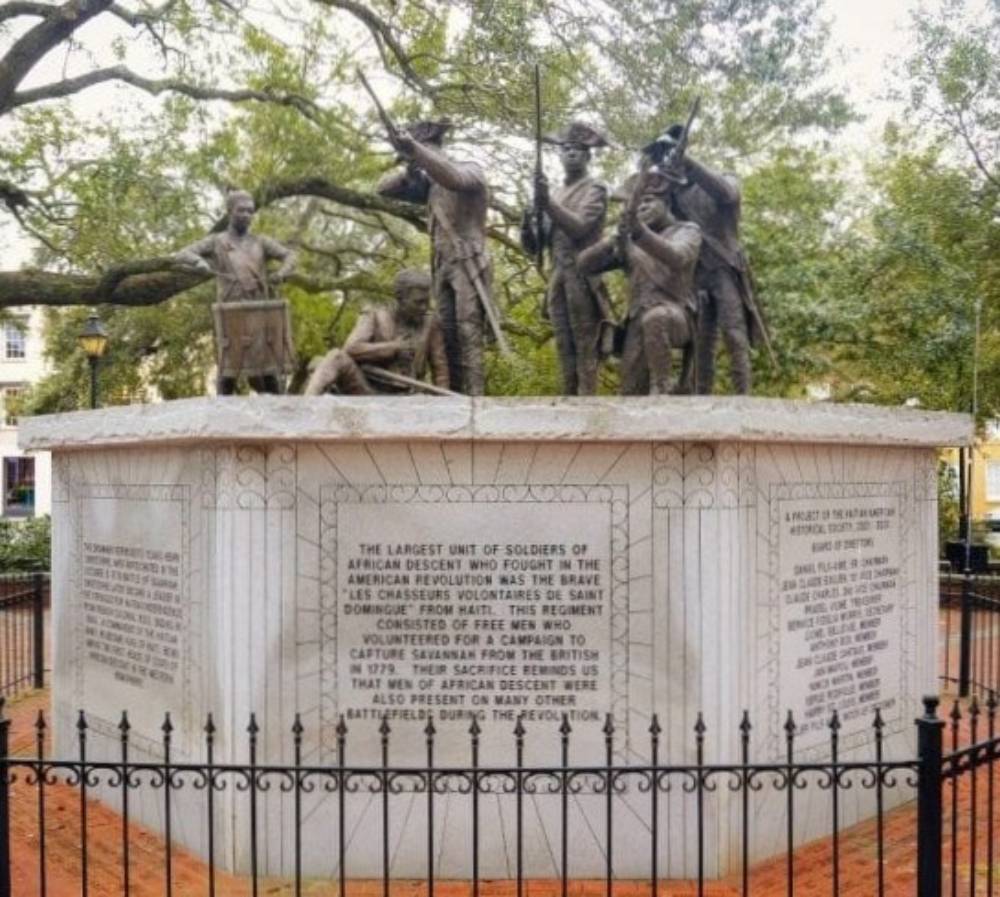 L’hommage de Savannah aux plus des 500 soldats haïtiens, alliés des Patriots. © The Savannah Tribune, 1er octobre 2014