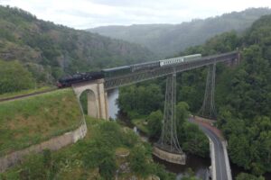 Sur un viaduc Eiffel / Photo Train à Vapeur d'Auvergne