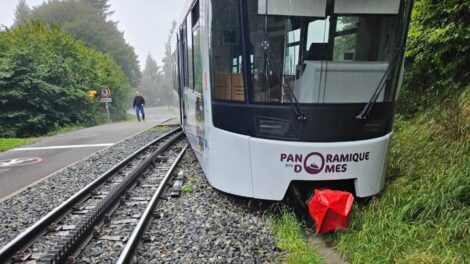 Le Panoramique des Dômes après son déraillement / Photo TC Dôme
