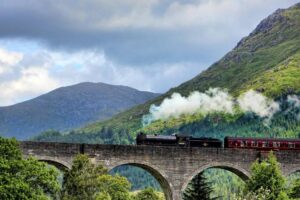 Poudlard Express, train d'Harry Potter Photo Greg Montani- Pixabay