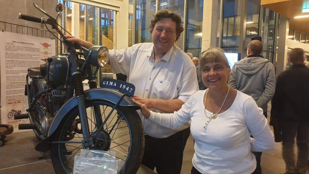 Isabelle Pible fille de Jean Pible, secrétaire du MCA et François Lacouture petit fils d'Henry Andraud fondateur de GIMA/ Photo 7 Jours à Clermont