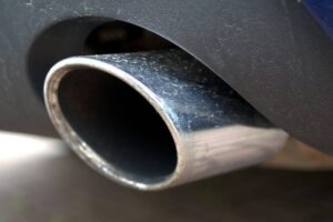 Échappement voiture / Photo Andreas Lischka Pixabay