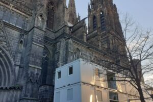 Base de vie du chantier de la cathédrale de Clermont / Photo 7 Jours à Clermont