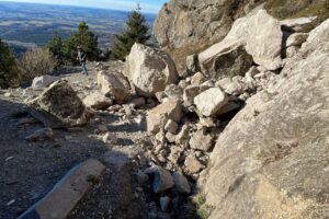 Éboulement sur le chemin des Muletier Photo CD63