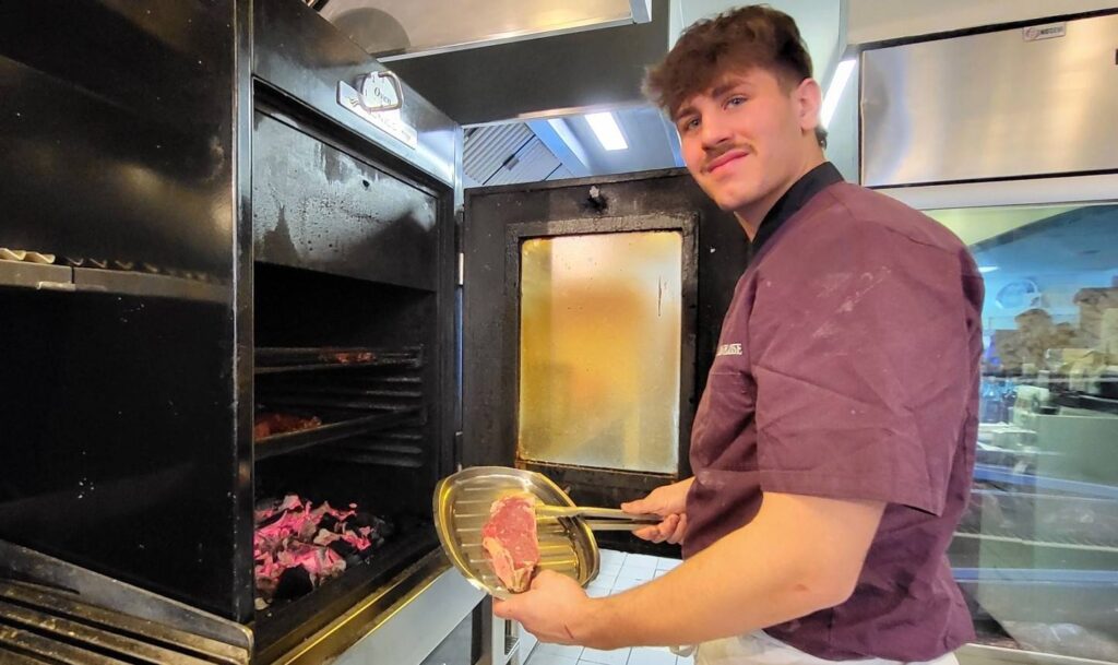 Francisco l'issoirien 'le Grilladin'' Photo Yves Meunier