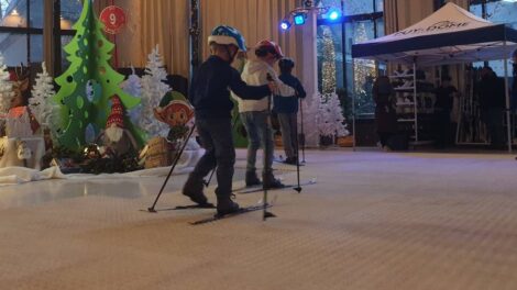 Ski de fond dans le hall du conseil départemental du puy de Dôme Photo 7 Jours à Clermont