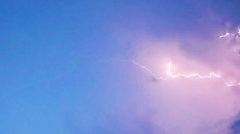 Éclair dans le ciel de la métropole de Clermont, été 2025 Photo Servane Havette