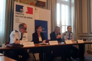 Éric Serfass (3e à partir de la gauche) Photo 7 Jours à Clermont