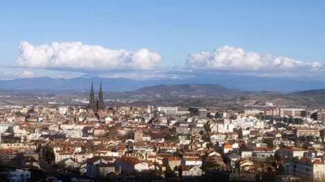 Métropole clermontoise depuis l'avenue Thermale Photo 7 Jours à Clermont