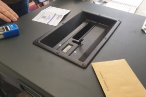 Urne et bureau de vote, pour un second tour de scrutin pour 5 communes de la métropole clermontoise / Photo 7 Jours à Clermont