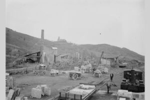 Carrière d'exploitation de la pierre de Volvic Photo Archives départementales