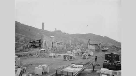 Carrière d'exploitation de la pierre de Volvic Photo Archives départementales