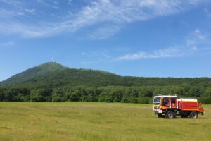 Camion de pompiers au pied du puy de Dôme Photo 7 jours à Clermont