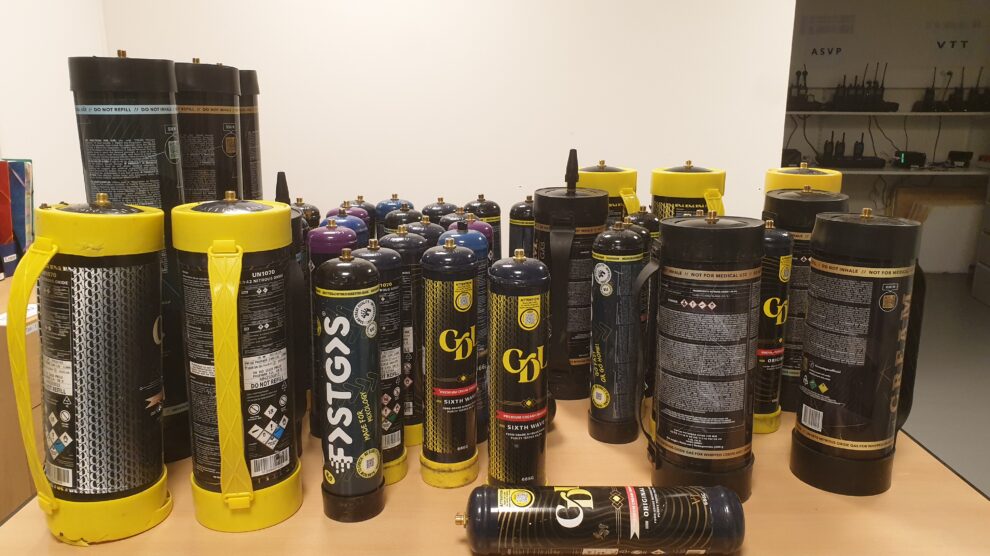 Une partie des bonbonnes de protoxyde d'azote récemment ramassées sur la voie publique / Photo 7 Jours à Clermont