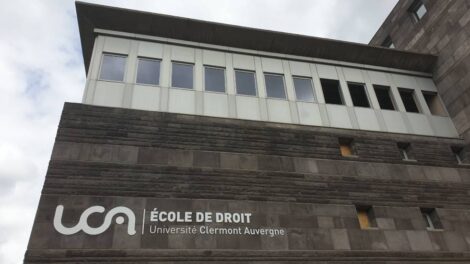 Façade Ouest de la Faculté de Droit - Photo 7 Jours à Clermont