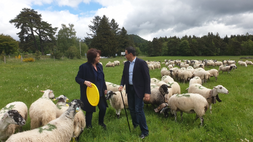 Lionel Chauvin, Pdt du CD63 et Marie Anne Marchis, vice présidente en charge du tourisme, de l’UNESCO et des Grands Sites de France