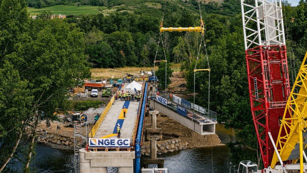 Travaux passerelle à Cournon Photo Ludovic Mouveau