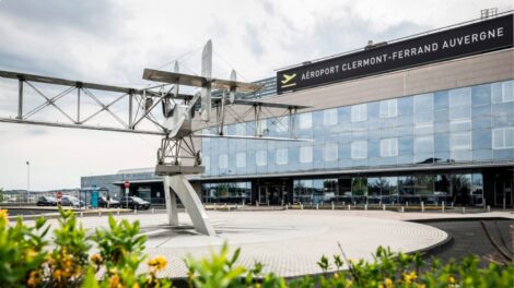 Aeroport Clermont Ferrand Auvergne Photo Vinci Airports