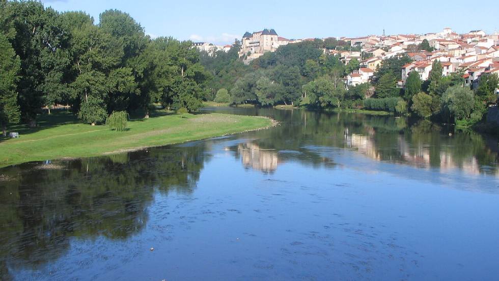 Le niveau de l'Allier en baisse impose des restriction d'eau / Photo Eddy Bernard Wikipedia CC BY SA 3.0