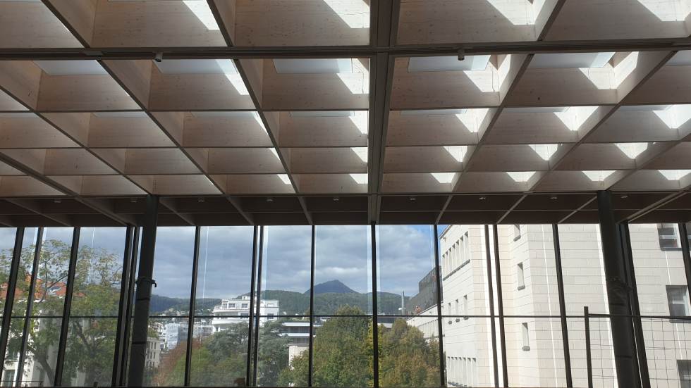 Le puy de Dôme vu du grand Forum Photo 7 Jours à Clermont