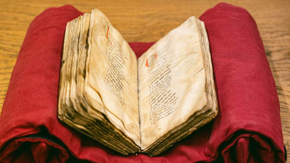 Manuscrit de Perceval ou le Conte du Graal de Chrétien de Troyes Photo Clermont Auvergne Métropole