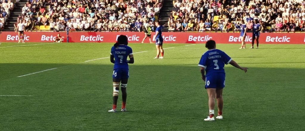 Mouna Touré sur la pelouse de La Rochelle Photo Aline Picard Stelly